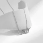 ⁦Silver Infinite Love Necklace Romantic Embrace Heart Pendant Link Chain⁩ - الصورة ⁦3⁩