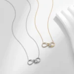 ⁦Silver Infinite Love Necklace Romantic Embrace Heart Pendant Link Chain⁩ - الصورة ⁦4⁩