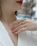 ⁦Top-quality Moissanite S925, Silver And Platinum-plated Diamond Wedding Ring.⁩ - الصورة ⁦2⁩