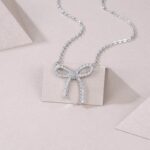 ⁦Set With Top-quality Moissanite, This Luxurious And Fashionable Light Luxury Trend Jewelry Necklace Pendant Is Made Of S925 Silver Electroplated With Platinum⁩ - الصورة ⁦4⁩