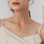 ⁦Vintage High Grade Green Diopside Necklace Personality Hollow Eight Star Cool Wind Pendant⁩ - الصورة ⁦3⁩