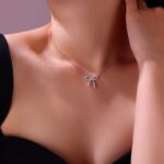 ⁦Set With Top-quality Moissanite, This Luxurious And Fashionable Light Luxury Trend Jewelry Necklace Pendant Is Made Of S925 Silver Electroplated With Platinum⁩ - الصورة ⁦5⁩
