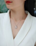 ⁦Telepathy - Top-quality Moissanite Fashionable Light Luxury Jewelry Pendant Necklace S925 Silver Plated Platinum.⁩ - الصورة ⁦5⁩