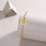 ⁦Set With Top-quality Moissanite, This Luxurious And Fashionable Light Luxury Trend Jewelry Silver Bracelet Is S925 Silver-plated With Gold⁩ - الصورة ⁦3⁩