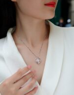 ⁦Telepathy - Top-quality Moissanite Fashionable Light Luxury Jewelry Pendant Necklace S925 Silver Plated Platinum.⁩ - الصورة ⁦3⁩