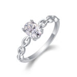 Top-quality Moissanite S925, Silver And Platinum-plated Diamond Wedding Ring.
