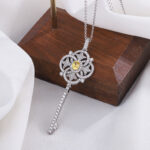 ⁦Luxury Ascot Yellow Diamond Key Pendant Heavy Industry Inlaid High Carbon Diamond Collar Chain⁩ - الصورة ⁦5⁩