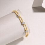 ⁦Set With Top-quality Moissanite, This Luxurious And Fashionable Light Luxury Trend Jewelry Silver Bracelet Is S925 Silver-plated With Gold⁩ - الصورة ⁦6⁩