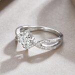 ⁦A Wedding Ring Set With 2-carat Top-quality Moissan S925 Silver⁩ - الصورة ⁦5⁩