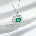 ⁦Natural Emerald Necklace Women's 925 Silver Full Set Delicate Light Luxury Pendant Auspicious Cloud Safety Lock Pendant Jewelry⁩ - الصورة ⁦3⁩
