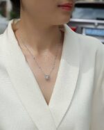 ⁦Top-quality Moissanite, Fashionable And Light Luxury Jewelry, Silver Pendant Necklace S925⁩ - الصورة ⁦2⁩