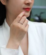 ⁦Shining Starlight - A Wedding Ring Set With Top-quality Moissanite S925 Silver And Platinum-plated Diamond.⁩ - الصورة ⁦4⁩